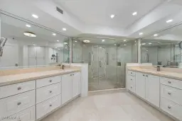 Picture of 4251 Gulf Shore Blvd N 5B, Naples, FL 34103