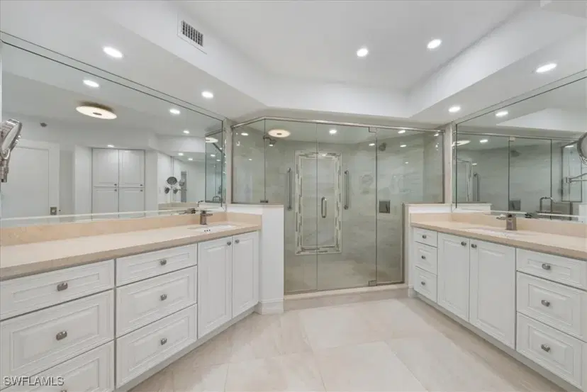 Picture of 4251 Gulf Shore Blvd N 5B, Naples FL 34103
