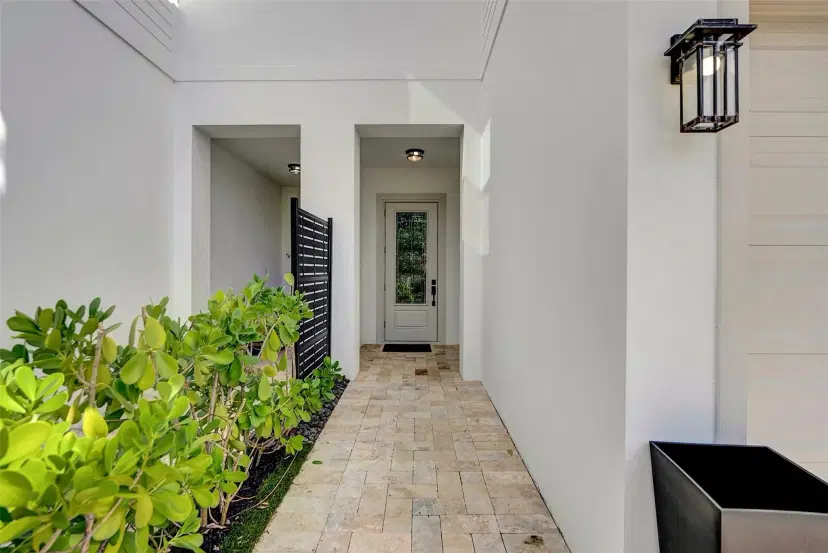 Picture of 500 NE Wavecrest Way, Boca Raton FL 33432