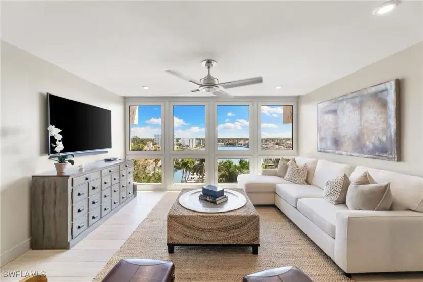 Picture of 4031 Gulf Shore Blvd N 7D, Naples FL 34103