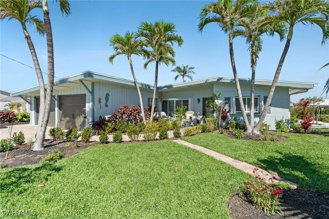 Picture of 5229 Avenida Pescadora, Fort Myers Beach, FL 33931