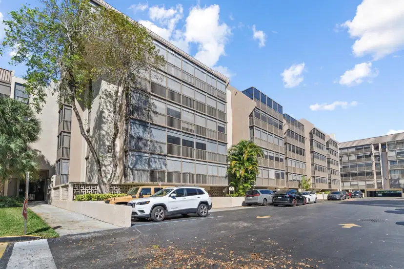 Picture of 2802 N 46Th Avenue B513, Hollywood FL 33021
