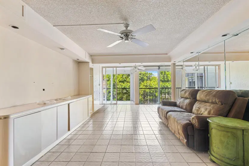 Picture of 2802 N 46Th Avenue B513, Hollywood FL 33021