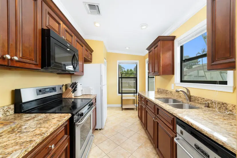 Picture of 11905 Sturbridge Lane, Wellington FL 33414