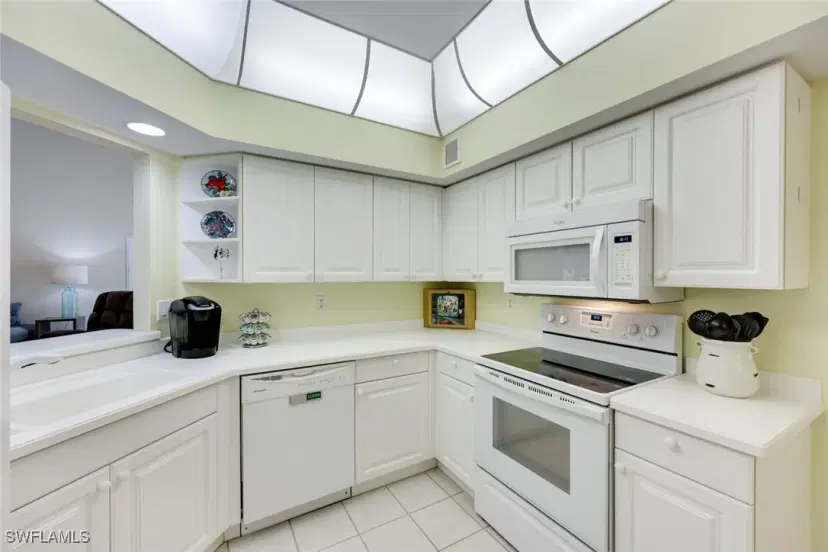 Picture of 1175 Partridge Ln 102, Naples FL 34104