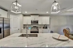 Picture of 470 Sunset Rd N, Rotonda West, FL 33947