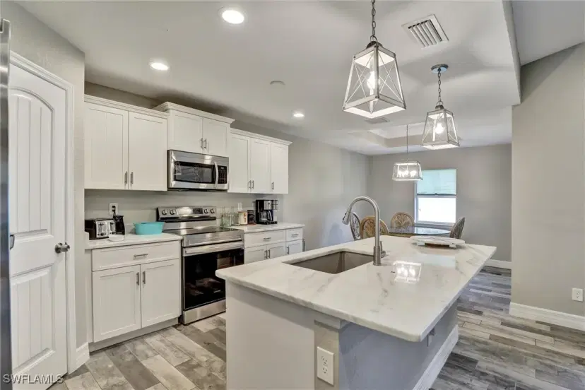Picture of 470 Sunset Rd N, Rotonda West FL 33947