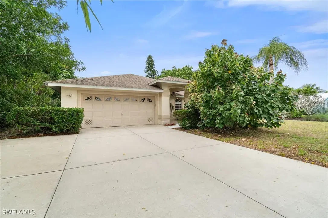 Picture of 218 Pinehurst Cir, Naples, FL 34113