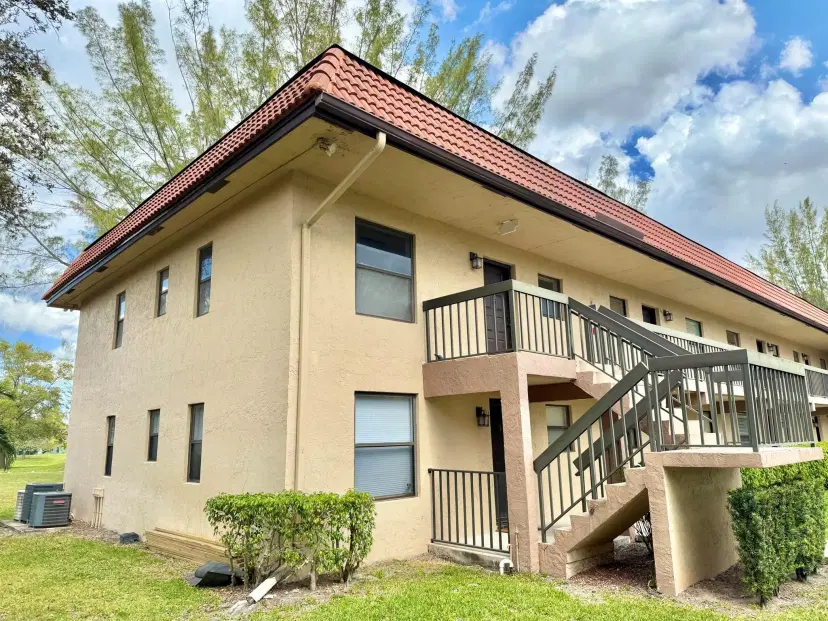Picture of 21902 Lake Forest Circle 201, Boca Raton FL 33433