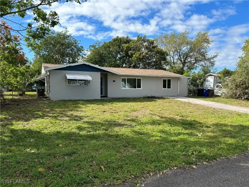 Picture of 1525 Lindale Cir, Lehigh Acres FL 33936