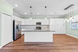 Picture of 9229 Woodhurst Dr, Naples, FL 34120