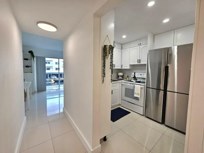 Picture of 3868 NE 169Th St 206, North Miami Beach FL 33160
