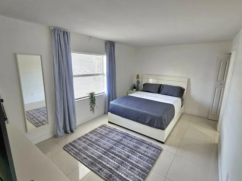 Picture of 3868 NE 169Th St 206, North Miami Beach FL 33160