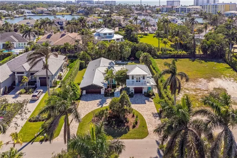 Picture of 370 Rudder Rd, Naples FL 34102
