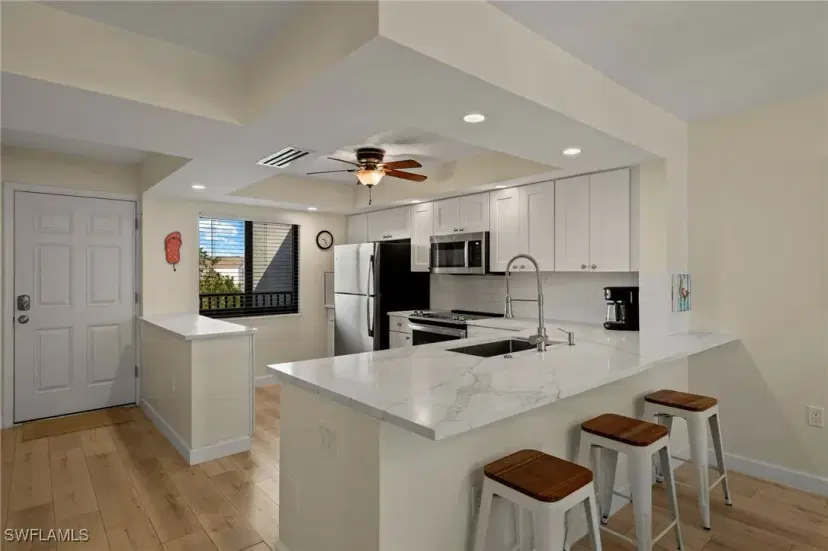Picture of 979 E Gulf Dr C303, Sanibel FL 33957
