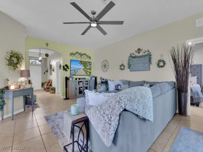 Picture of 821 SW 17Th St, Cape Coral FL 33991
