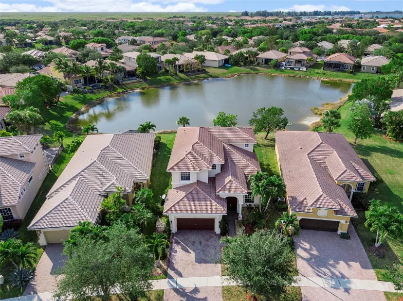 Picture of 12319 NW 77Th Mnr, Parkland FL 33076