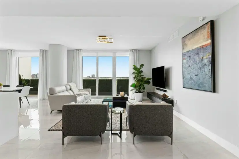 Picture of 1180 N Federal Highway 1409, Fort Lauderdale, FL 33304