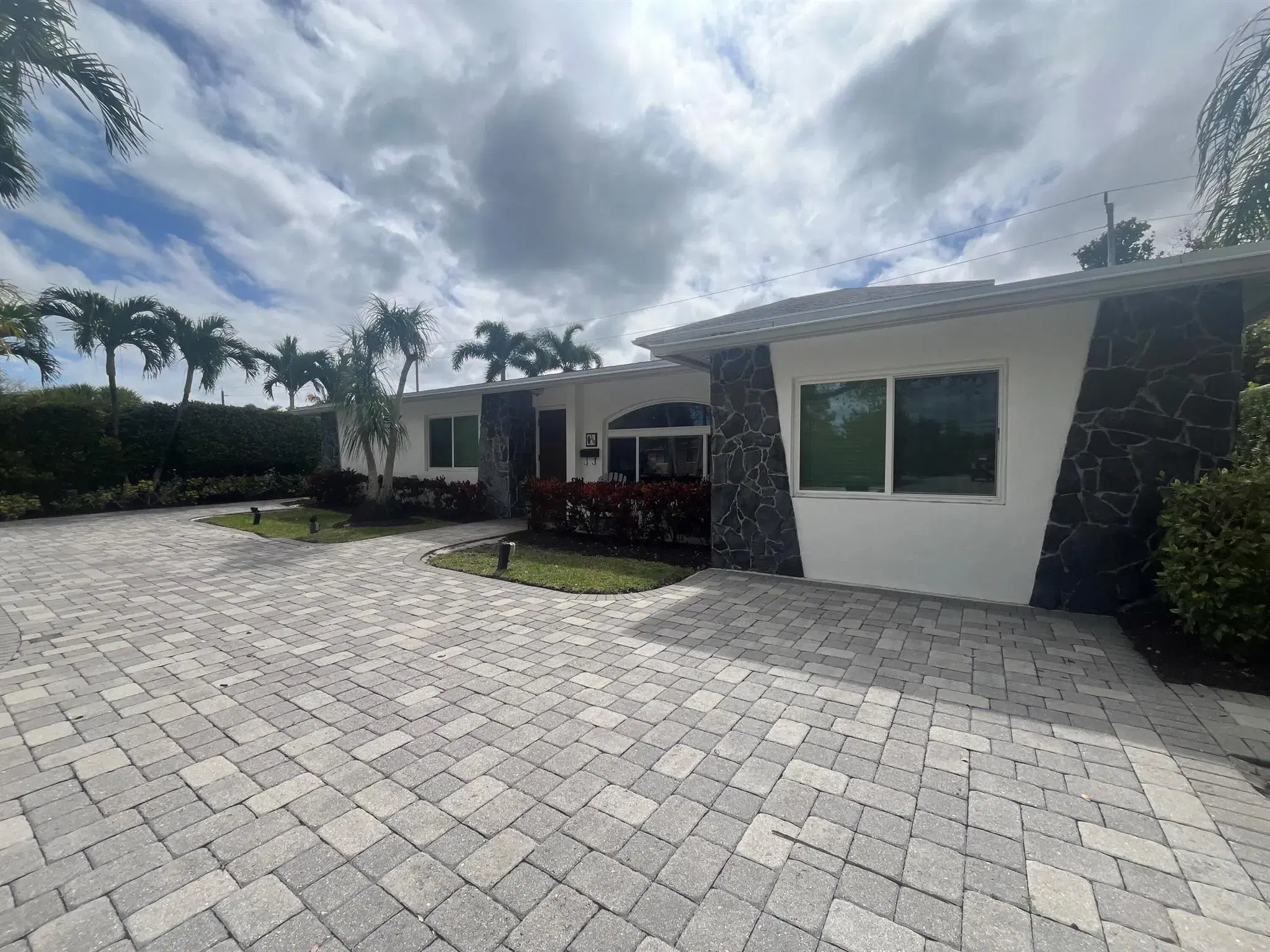 Picture of 210 Gregory Road, West Palm Beach, FL 33405