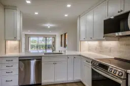 Picture of 1030 Us Highway 1 105, North Palm Beach, FL 33408