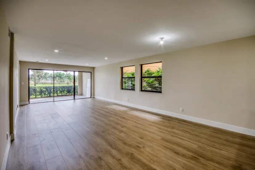 Picture of 1030 Us Highway 1 105, North Palm Beach FL 33408