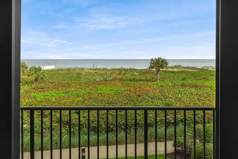 Picture of 1700 Ocean Drive 202, Vero Beach FL 32963