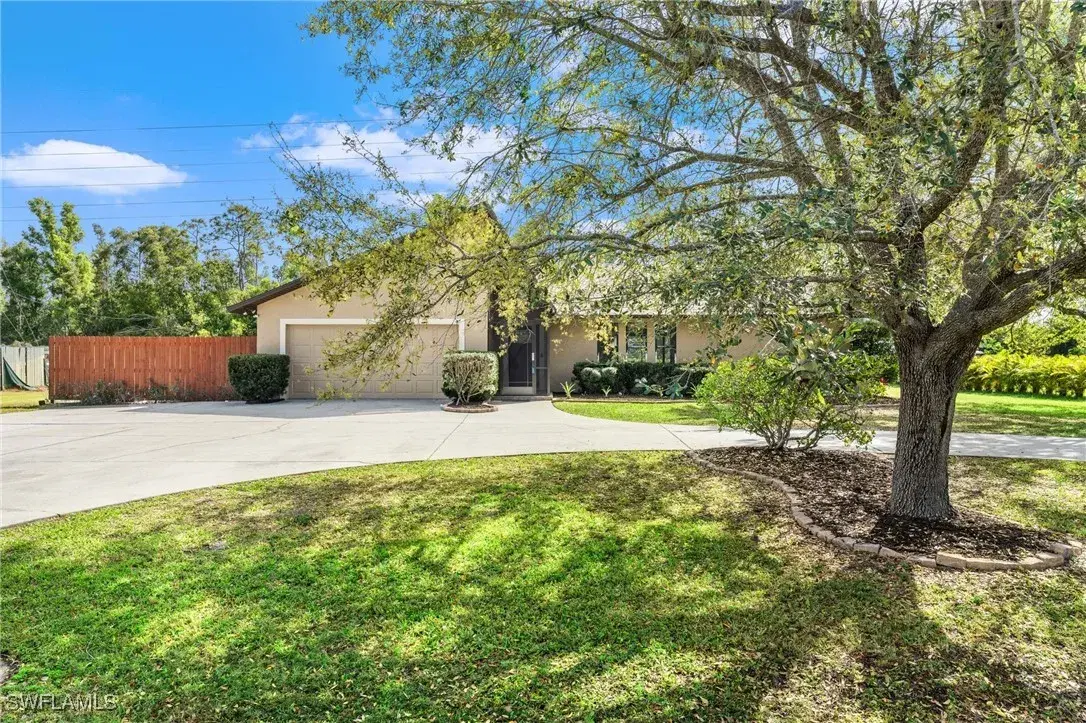 Picture of 6451 Scott Ln, Fort Myers, FL 33966