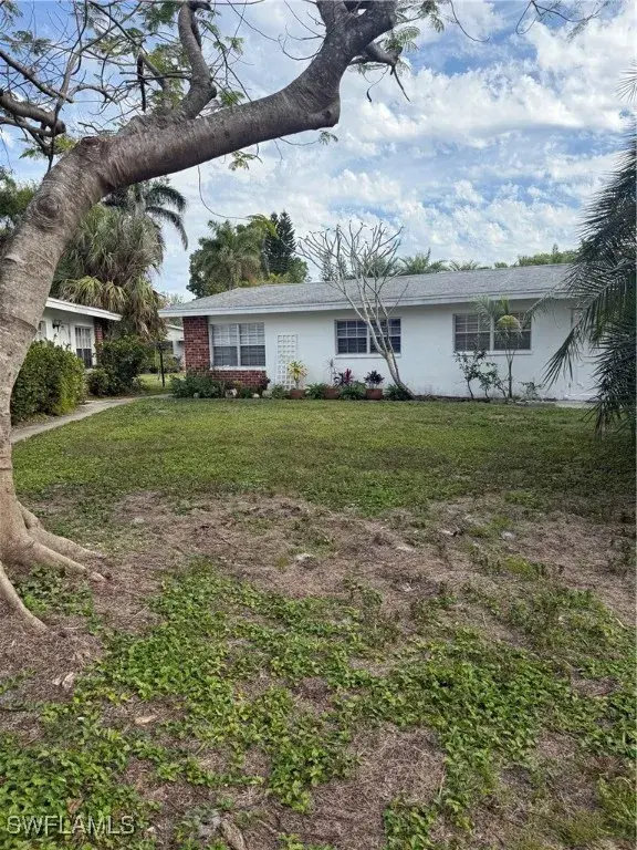Picture of 823 Courtington Ln 1, Fort Myers FL 33919