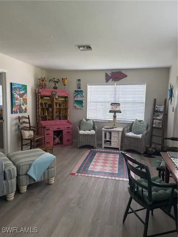 Picture of 823 Courtington Ln 1, Fort Myers FL 33919