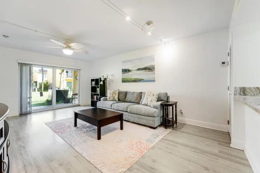 Picture of 1035 Lake Shore Drive 101, Lake Park FL 33403