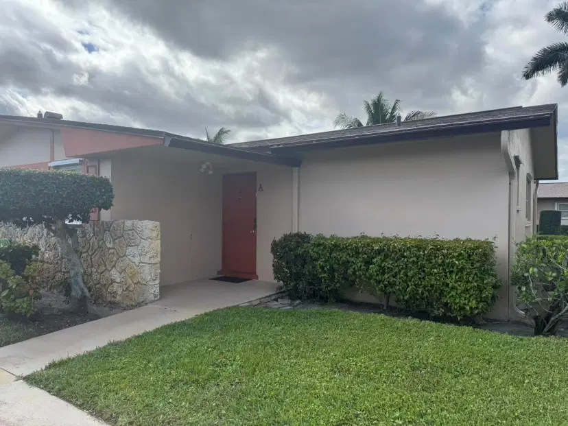 Picture of 2985 Crosley Drive W A, West Palm Beach FL 33415