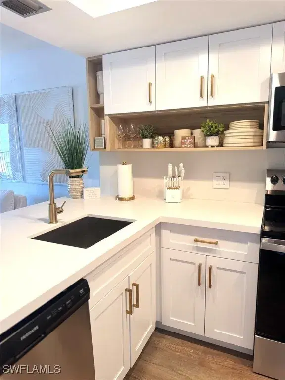 Picture of 600 Neapolitan Way 205, Naples FL 34103