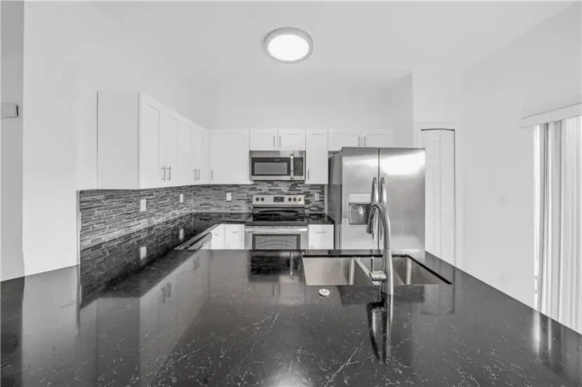 Picture of 8401 NW 107Th Ct 6-36, Doral FL 33178