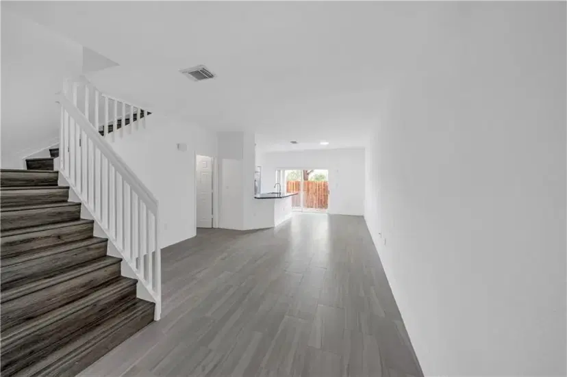 Picture of 8401 NW 107Th Ct 6-36, Doral FL 33178