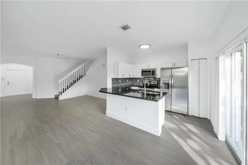 Picture of 8401 NW 107Th Ct 6-36, Doral FL 33178
