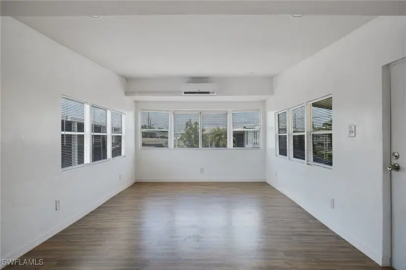 Picture of 5558 Palm Beach Blvd 214, Fort Myers FL 33905