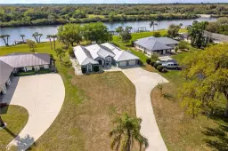 Picture of 1261 Riverbend Dr, Labelle, FL 33935
