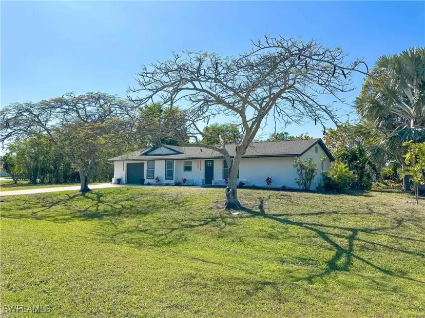 Picture of 4875 Tahiti Ln, Naples FL 34112