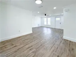 Picture of 4875 Tahiti Ln, Naples, FL 34112