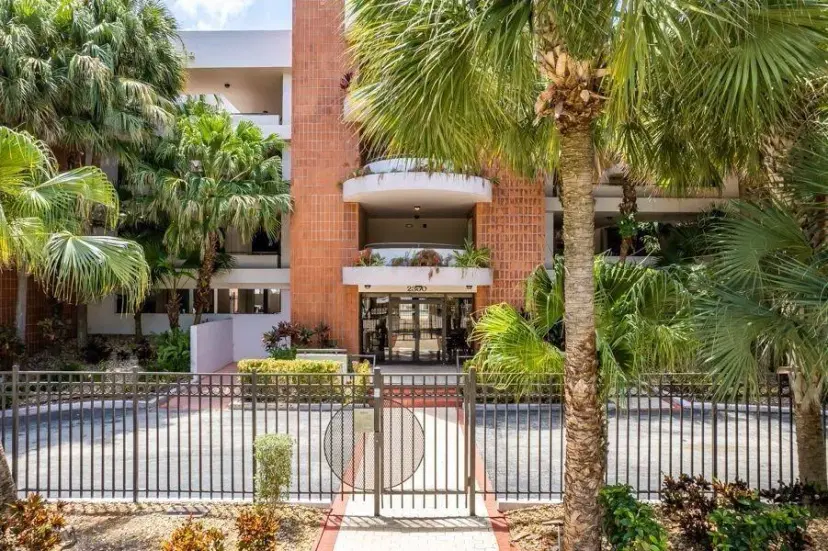 Picture of 2300 Diana Dr 203, Hallandale Beach FL 33009