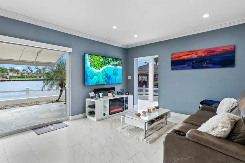 Picture of 3209 S Ocean Drive 1-G, Hallandale Beach FL 33009