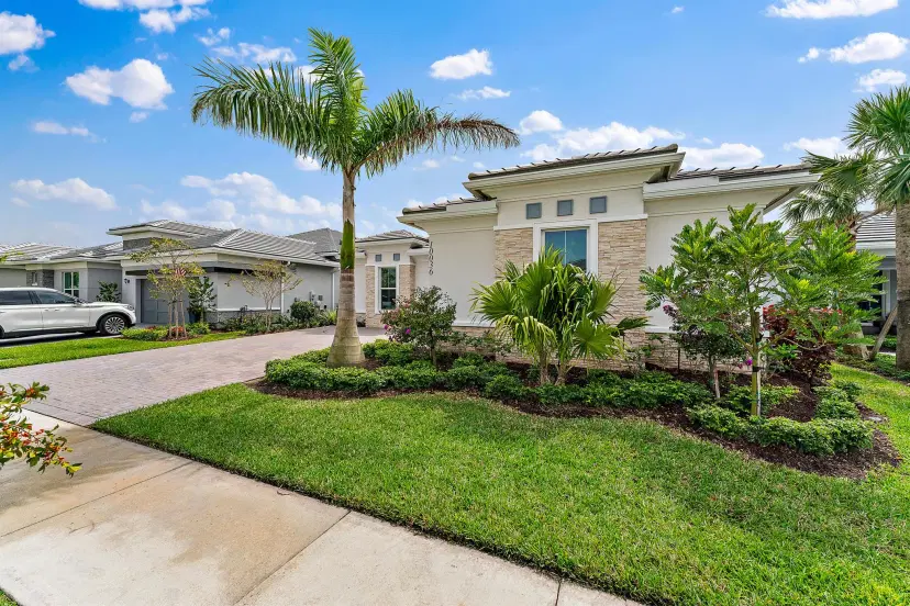 Picture of 10036 Seagrass Way, Palm Beach Gardens FL 33412