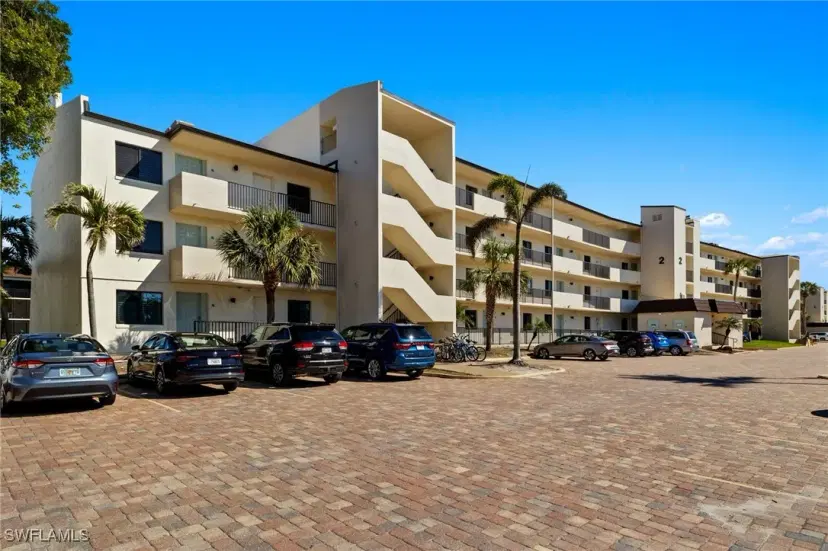 Picture of 979 E Gulf Dr 231, Sanibel FL 33957