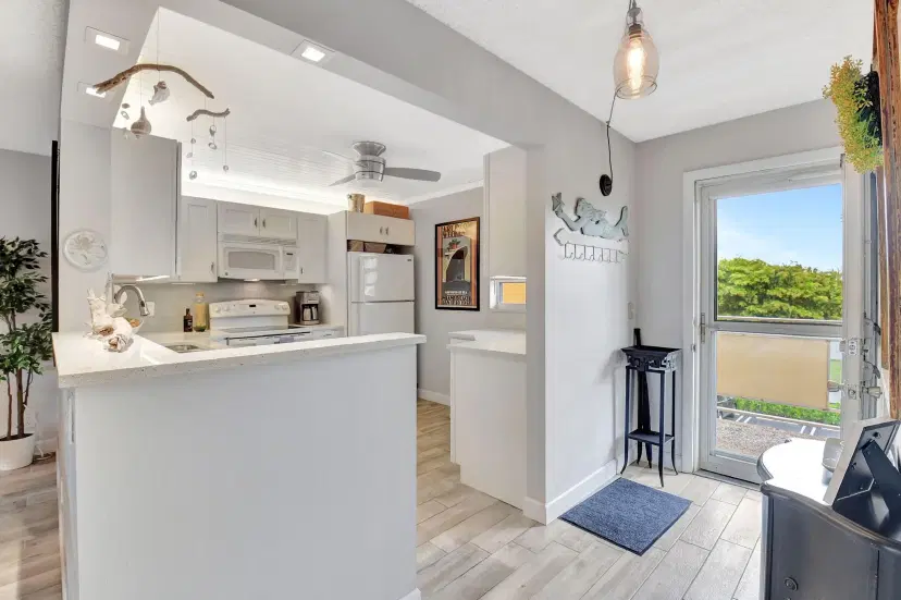 Picture of 2615 NE 3Rd Ct 301, Boynton Beach FL 33435