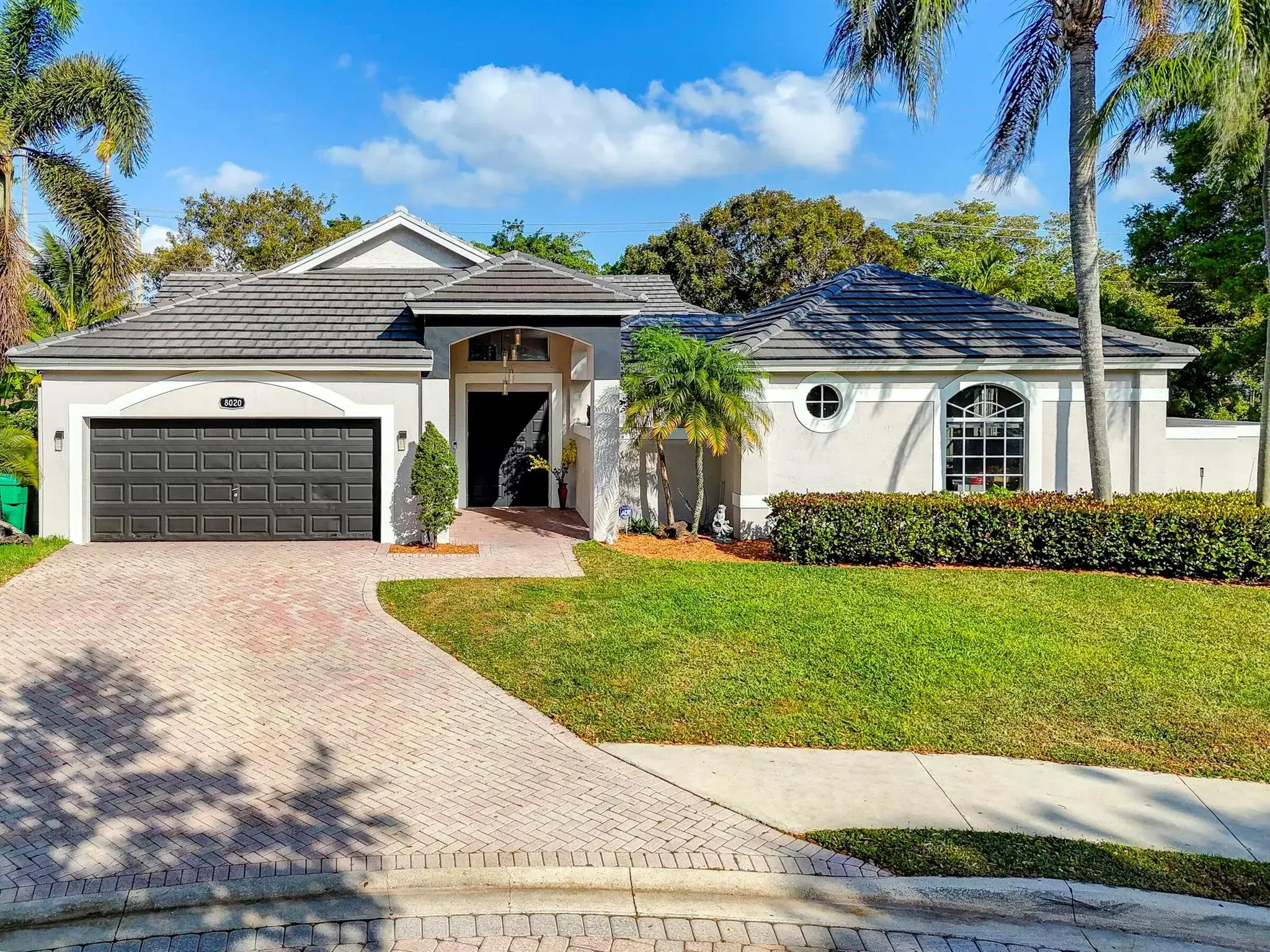 Picture of 8020 Bermuda Point Lane, Davie, FL 33328