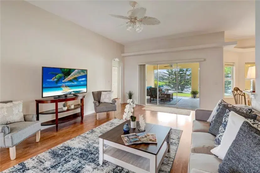 Picture of 517 S Valencia Cir, Vero Beach FL 32968