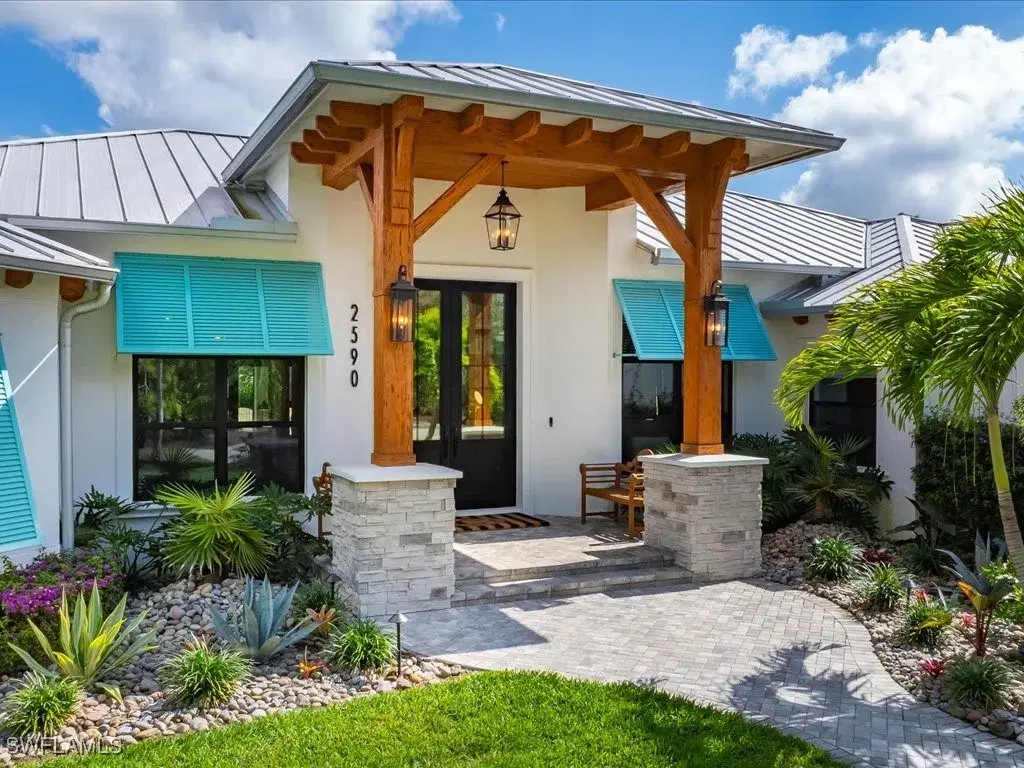 Picture of 2590 2Nd St Nw, Naples, FL 34120
