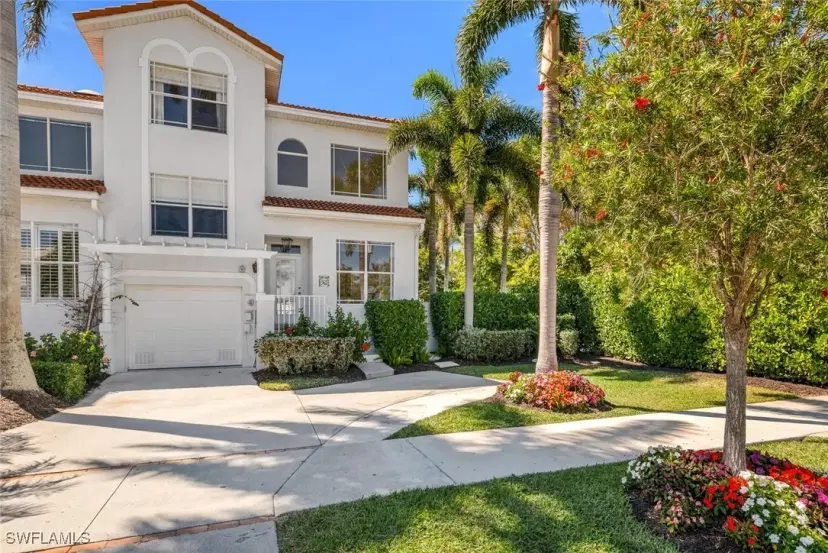 Picture of 962 5Th St S 5, Naples FL 34102
