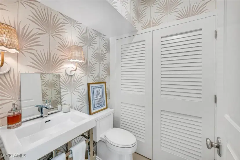 Picture of 962 5Th St S 5, Naples FL 34102