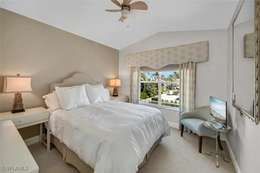 Picture of 962 5Th St S 5, Naples FL 34102